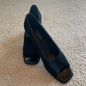 Vaneli Black open toe heels Excellent condition 8N